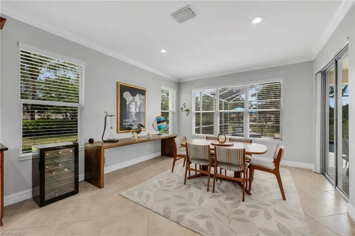 8637  Julia  LN, Naples, FL 34114