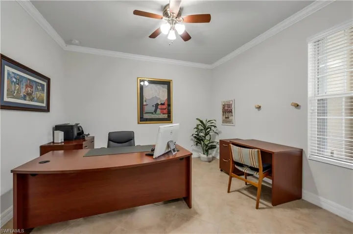 8637  Julia  LN, Naples, FL 34114