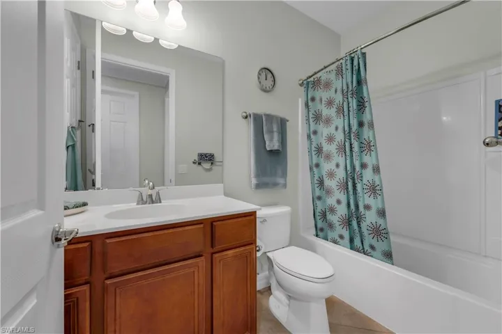 8637  Julia  LN, Naples, FL 34114