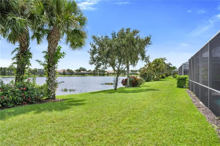 8637  Julia  LN, Naples, FL 34114