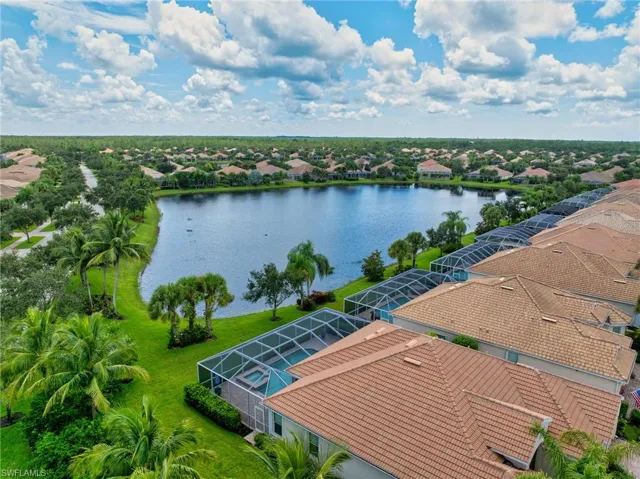 8637  Julia  LN, Naples, FL 34114
