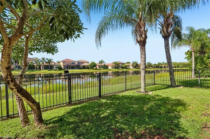 10450 Spruce Pine Ct, Fort Myers, Florida 33913