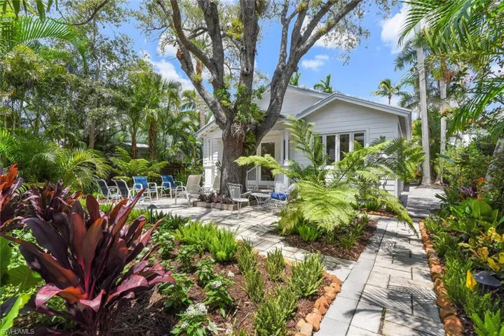 223 11th Ave S, Naples, Florida 34102