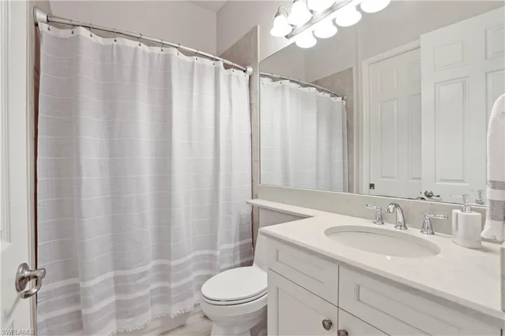 13435 Silktail Dr, Naples, Florida 34109