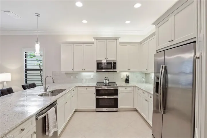 13435 Silktail Dr, Naples, Florida 34109