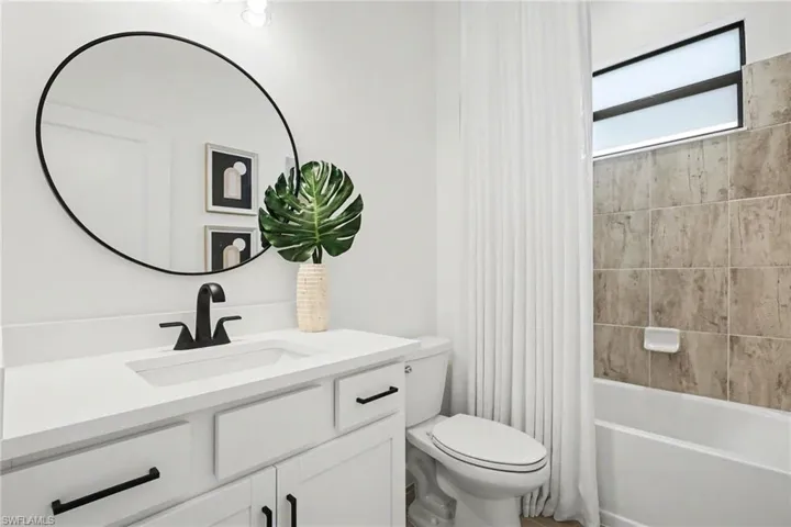 Guest 2 Bathroom