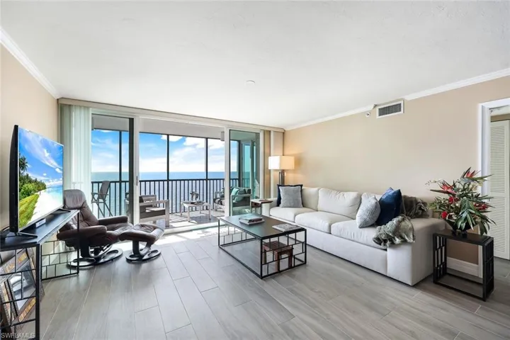 4651  Gulf Shore N BLVD, Naples, FL 34103