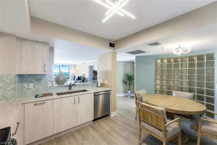 4651  Gulf Shore N BLVD, Naples, FL 34103