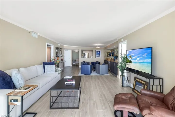 4651  Gulf Shore N BLVD, Naples, FL 34103