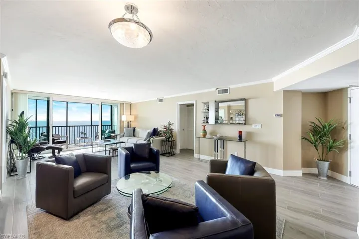 4651  Gulf Shore N BLVD, Naples, FL 34103