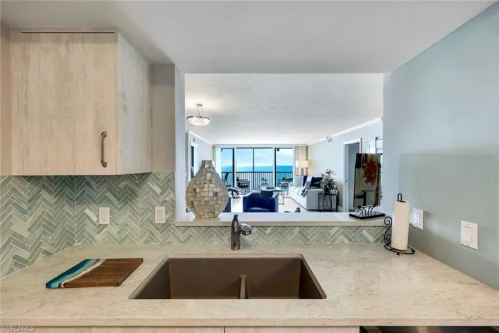4651  Gulf Shore N BLVD, Naples, FL 34103