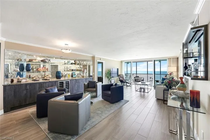 4651  Gulf Shore N BLVD, Naples, FL 34103