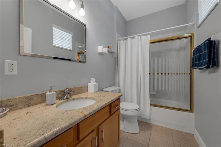 4715 Shinnecock Hills CT # 202, NAPLES FL 34112
