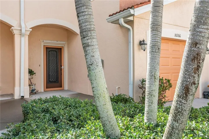 10266 Via Colomba Cir, Fort Myers, Florida 33966