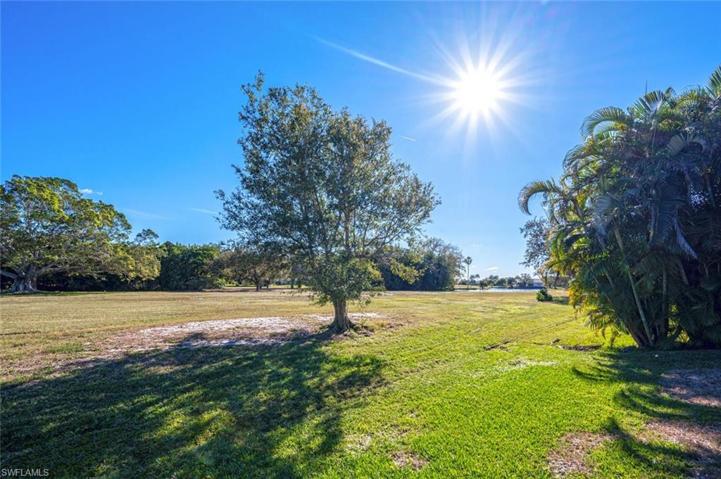 138 Estelle DR, NAPLES FL 34112