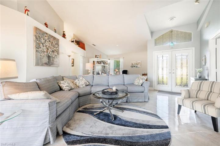 138 Estelle DR, NAPLES FL 34112