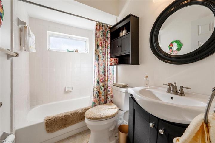 138 Estelle DR, NAPLES FL 34112