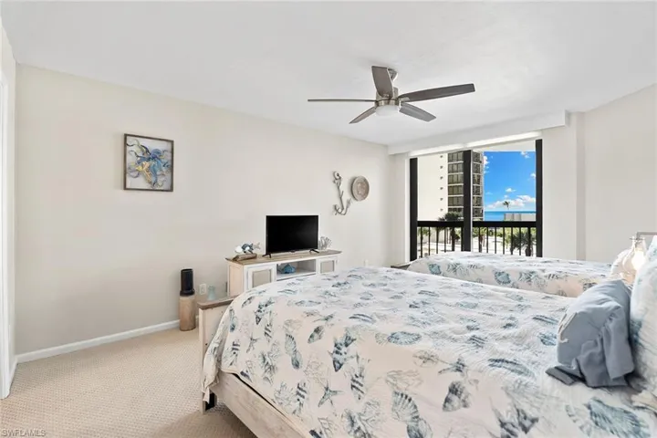 4551  Gulf Shore N BLVD, Naples, FL 34103