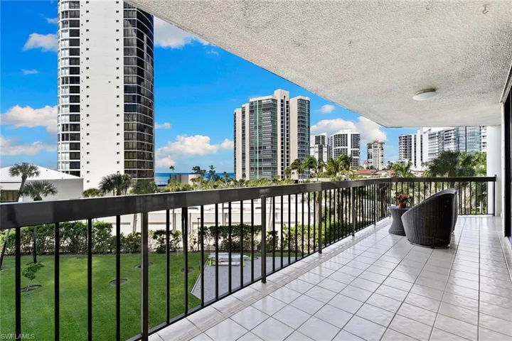 4551  Gulf Shore N BLVD, Naples, FL 34103