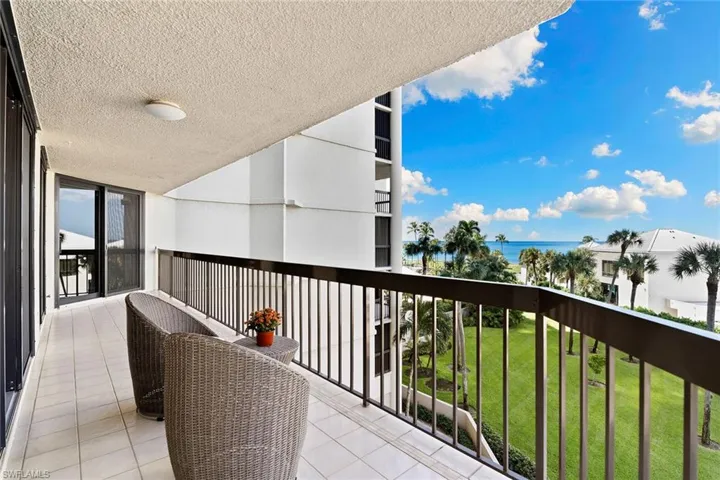 4551  Gulf Shore N BLVD, Naples, FL 34103