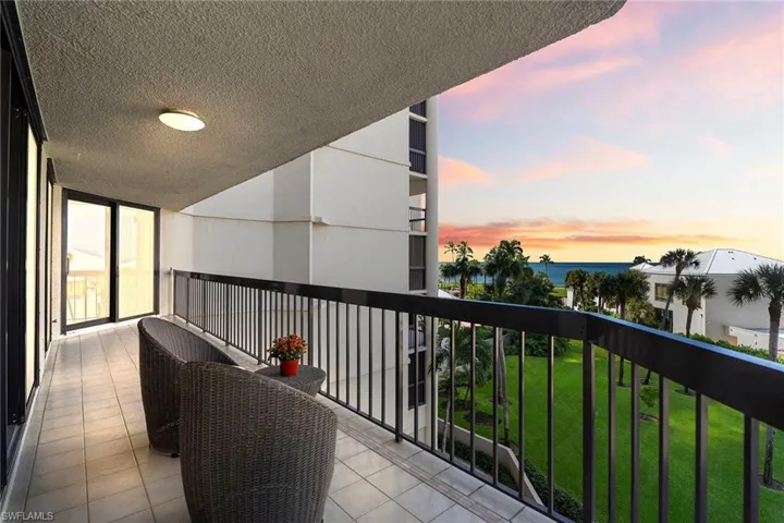 4551  Gulf Shore N BLVD, Naples, FL 34103