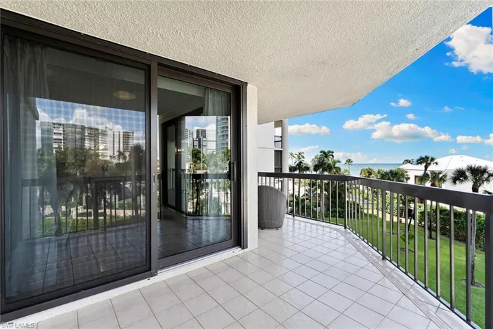 4551  Gulf Shore N BLVD, Naples, FL 34103