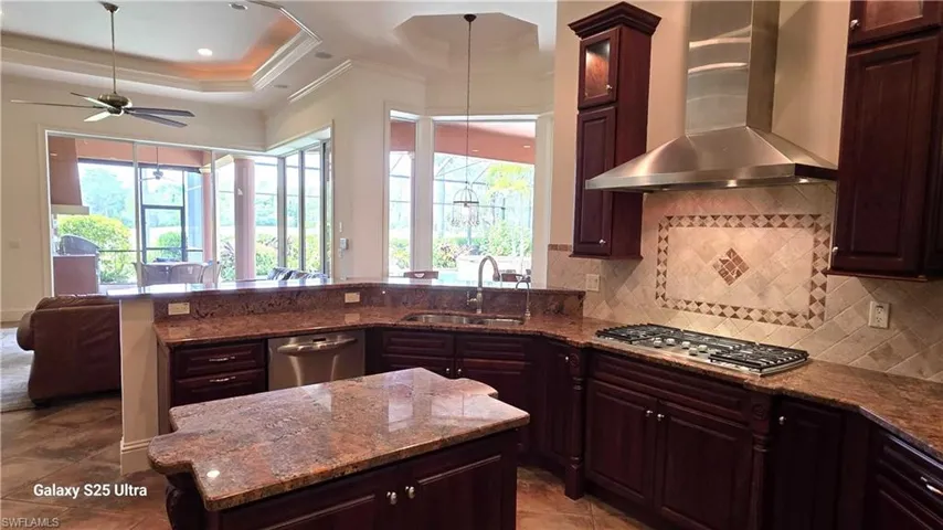 Spacious Kitchen!