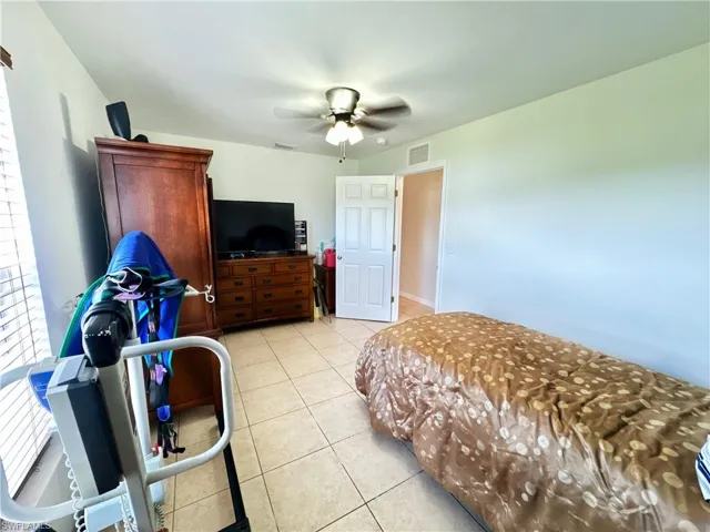 2695  43RD NE AVE, Naples, FL 34120