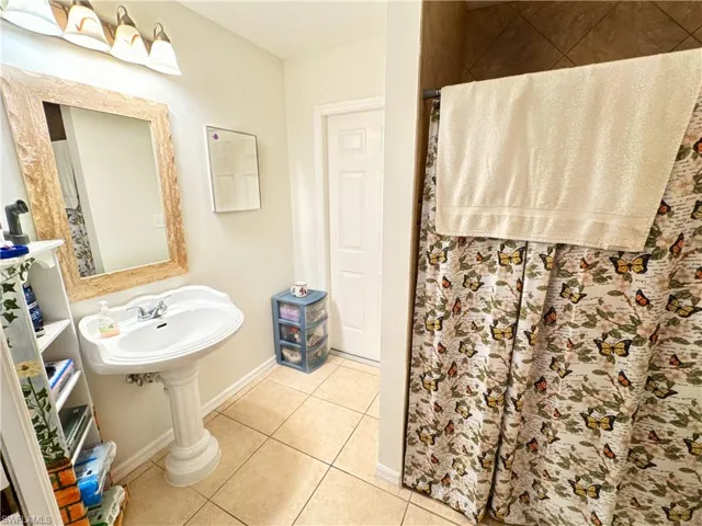 2695  43RD NE AVE, Naples, FL 34120
