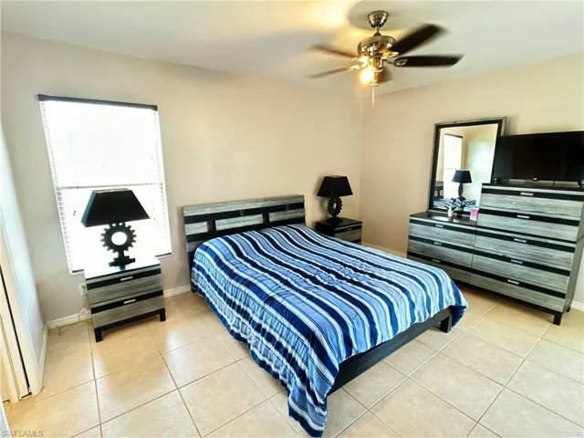 2695  43RD NE AVE, Naples, FL 34120