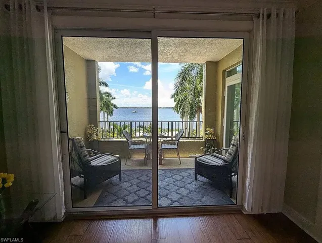 2825  Palm Beach  BLVD, Fort Myers, FL 33916