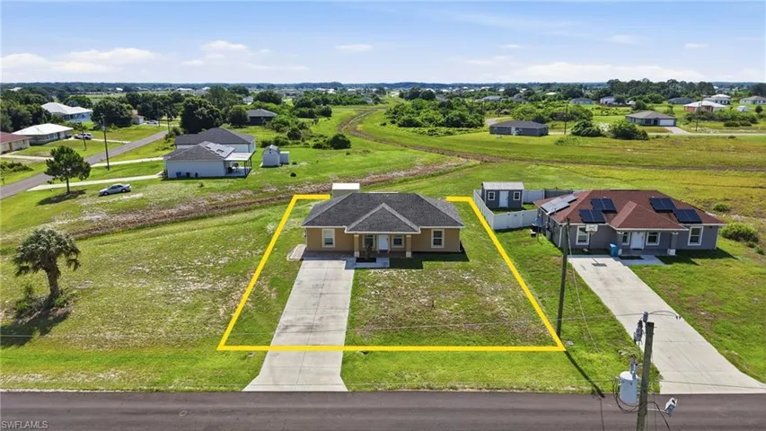 7075 Tide Cir, Labelle, Florida 33935