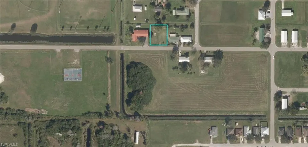 757 Avenue R, Moore Haven FL 33471