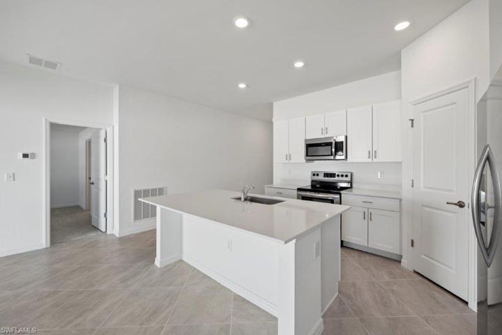 432  Rayneta  ST, LEHIGH ACRES, FL 33974