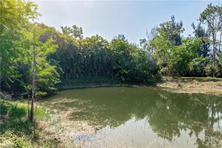 8551  Nalle Grade  RD, North Fort Myers, FL 33917