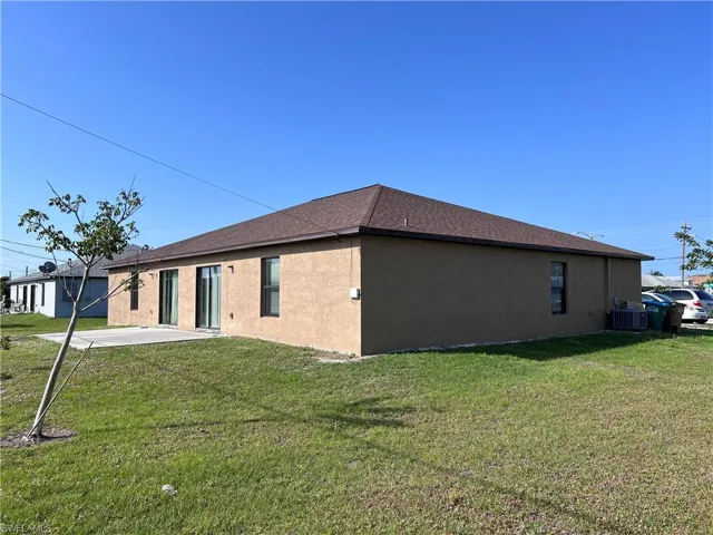 3031-3101  Skyline  BLVD, Cape Coral, FL 33914
