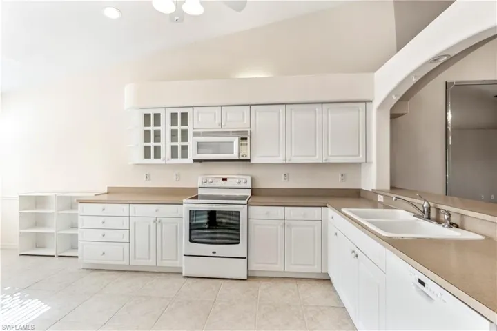 8184  Ibis Cove  CIR, Naples, FL 34119