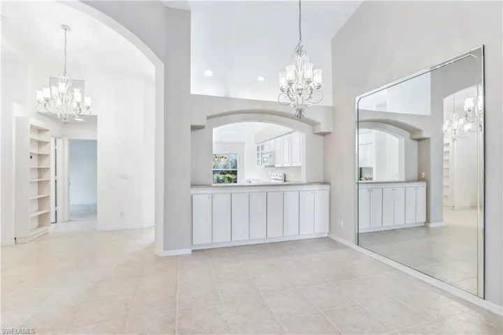 8184  Ibis Cove  CIR, Naples, FL 34119