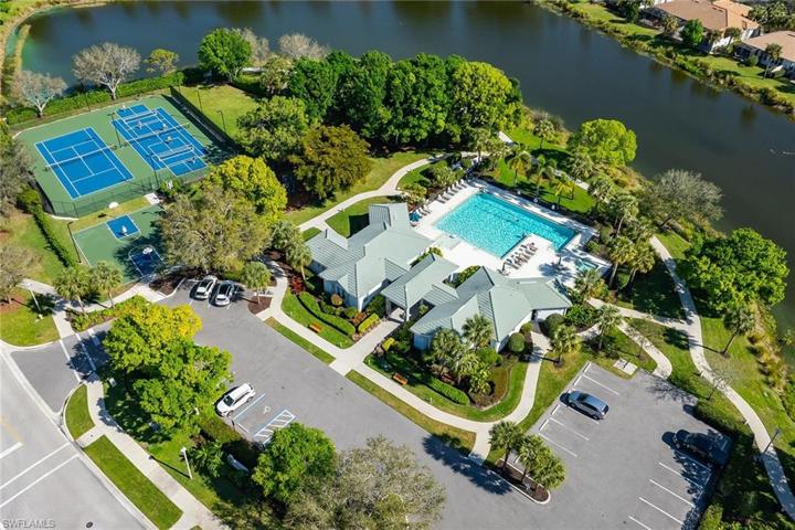 7126  Blue Juniper  CT, NAPLES, FL 34109