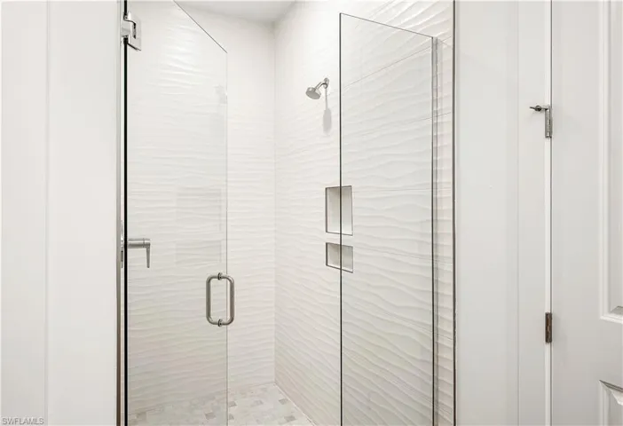 8925  Oceana  WAY, Naples, FL 34114