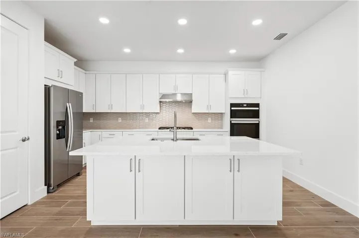 8925  Oceana  WAY, Naples, FL 34114