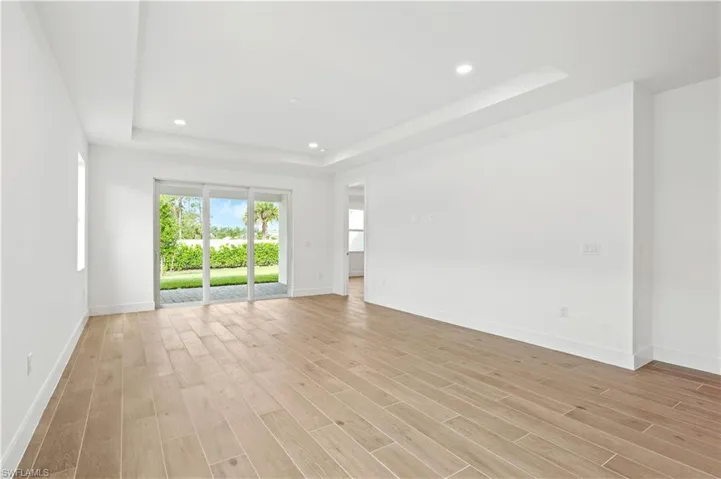 8925  Oceana  WAY, Naples, FL 34114