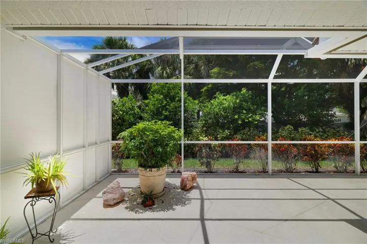 8009 San Vista Cir, Naples, Florida 34109