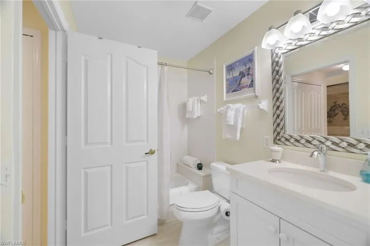 8009 San Vista Cir, Naples, Florida 34109