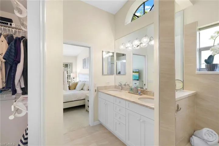 8009 San Vista Cir, Naples, Florida 34109
