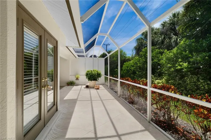8009 San Vista Cir, Naples, Florida 34109