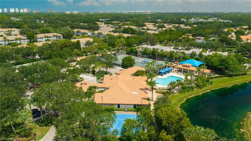 8009 San Vista Cir, Naples, Florida 34109