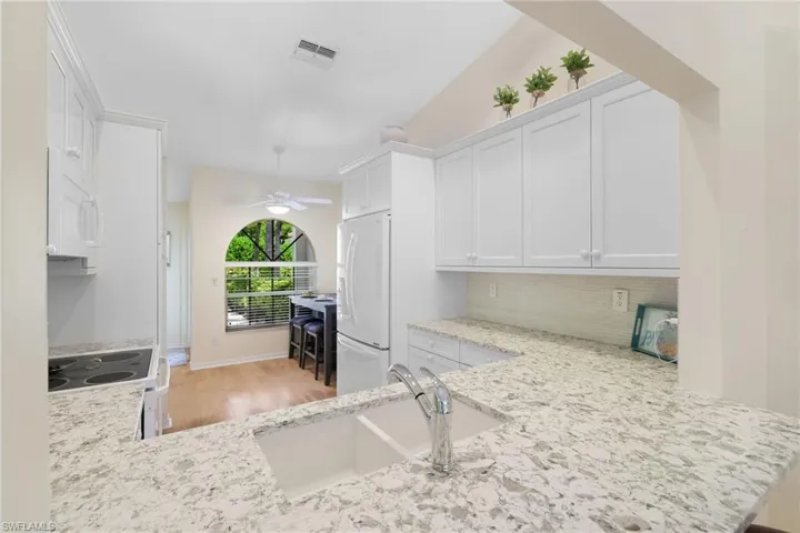 8009 San Vista Cir, Naples, Florida 34109