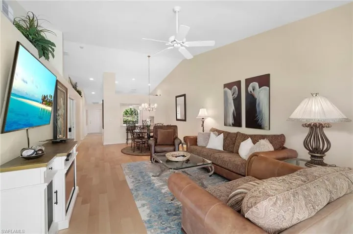 8009 San Vista Cir, Naples, Florida 34109