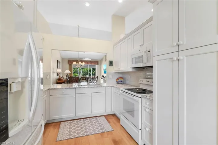 8009 San Vista Cir, Naples, Florida 34109
